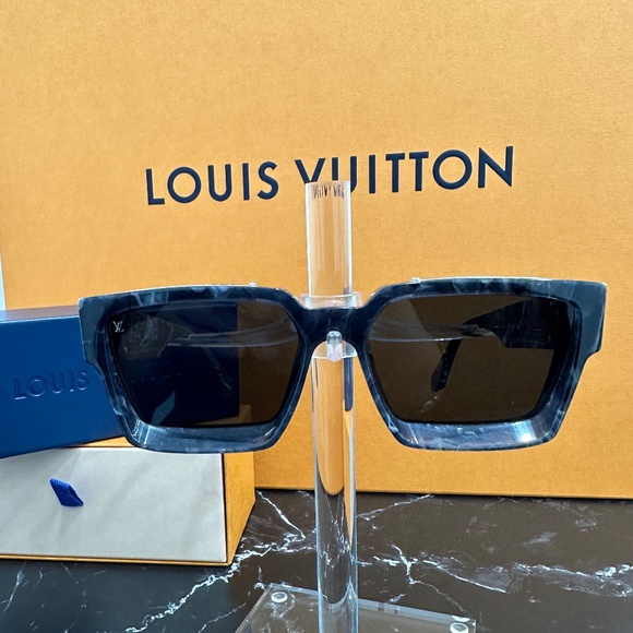 Louis Vuitton Other - LOUIS VUITTON Millionaires Sunglasses